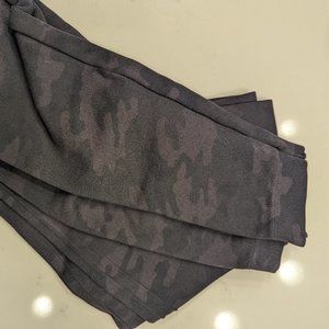 Spanx Look At Me Now Seamless Leggings